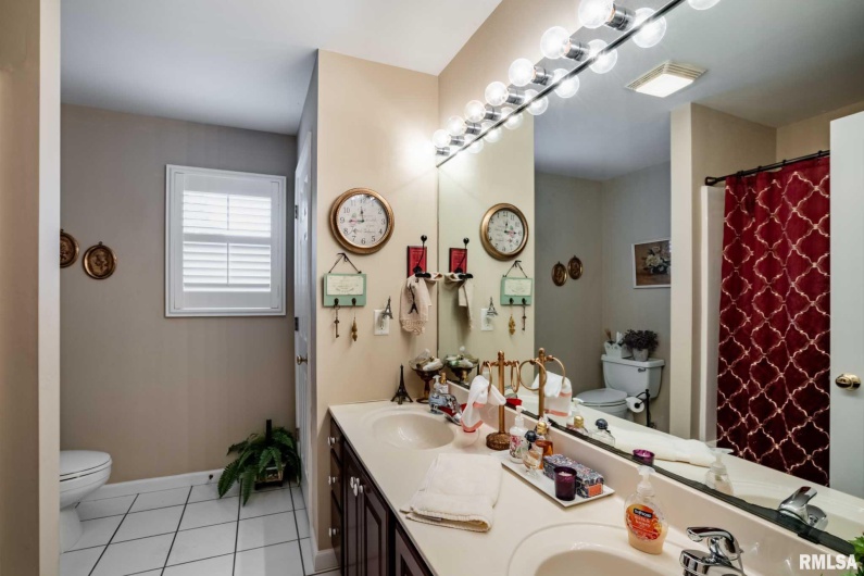 805 New Day Way, Marion, Illinois 62959, 4 Bedrooms Bedrooms, 0 ,2 BathroomsBathrooms,Residential,For Sale,New Day,0,RMAQC4264981