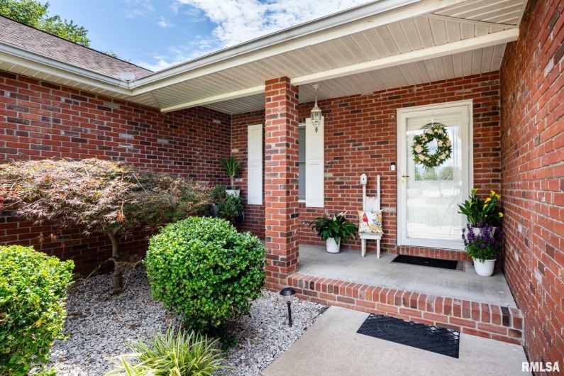 805 New Day Way, Marion, Illinois 62959, 4 Bedrooms Bedrooms, 0 ,2 BathroomsBathrooms,Residential,For Sale,New Day,0,RMAQC4264981