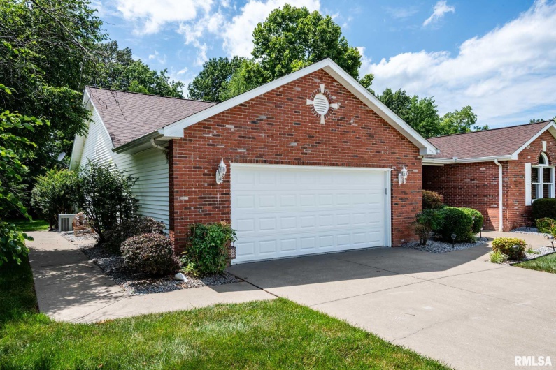 805 New Day Way, Marion, Illinois 62959, 4 Bedrooms Bedrooms, 0 ,2 BathroomsBathrooms,Residential,For Sale,New Day,0,RMAQC4264981