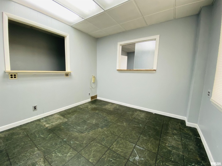 7 POPLAR Street, Harrisburg, Illinois 62946, 0 , 0 ,0,Commercial Sale,For Sale,POPLAR,0,RMAEB458658