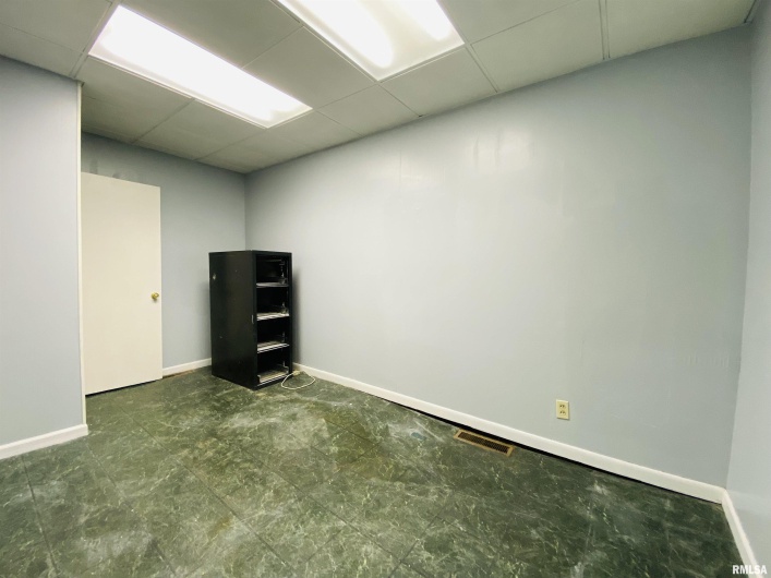 7 POPLAR Street, Harrisburg, Illinois 62946, 0 , 0 ,0,Commercial Sale,For Sale,POPLAR,0,RMAEB458658