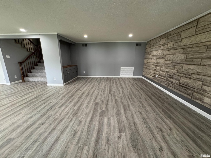 411 SPRINGFIELD Avenue, Anna, Illinois 62906, 3 Bedrooms Bedrooms, 0 ,2 BathroomsBathrooms,Residential,For Sale,SPRINGFIELD,0,RMAEB457855