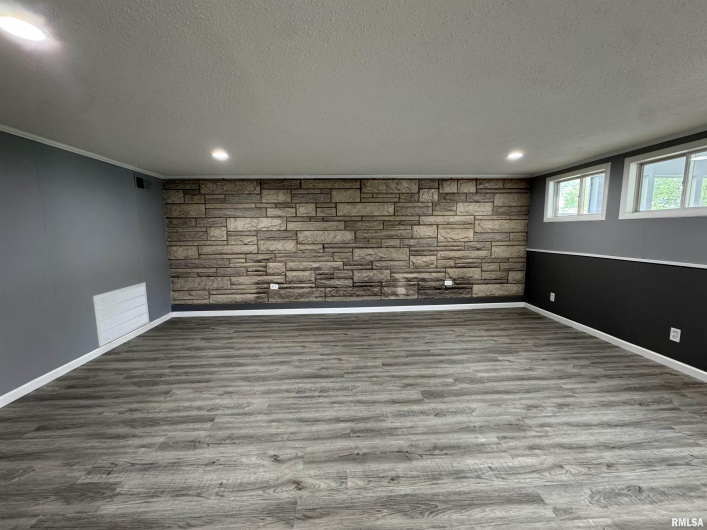 411 SPRINGFIELD Avenue, Anna, Illinois 62906, 3 Bedrooms Bedrooms, 0 ,2 BathroomsBathrooms,Residential,For Sale,SPRINGFIELD,0,RMAEB457855