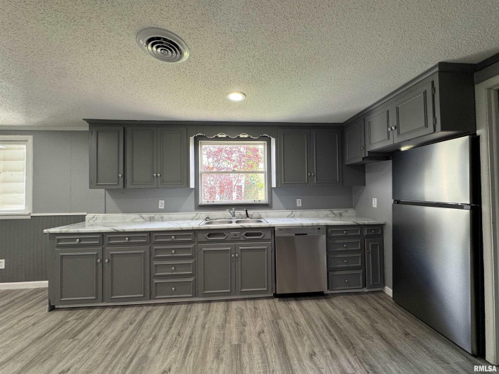 411 SPRINGFIELD Avenue, Anna, Illinois 62906, 3 Bedrooms Bedrooms, 0 ,2 BathroomsBathrooms,Residential,For Sale,SPRINGFIELD,0,RMAEB457855