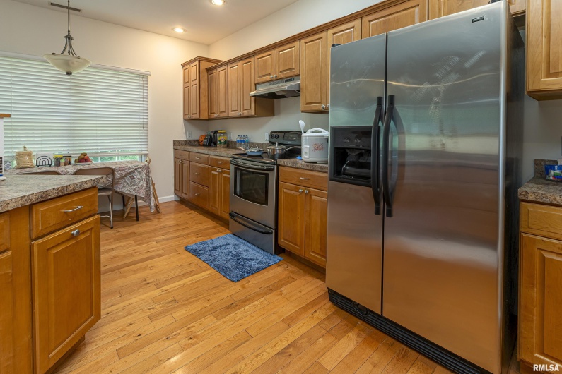 2129 MEADOW Lane, Carbondale, Illinois 62901, 4 Bedrooms Bedrooms, 0 ,3 BathroomsBathrooms,Residential,For Sale,MEADOW,0,RMAEB454972