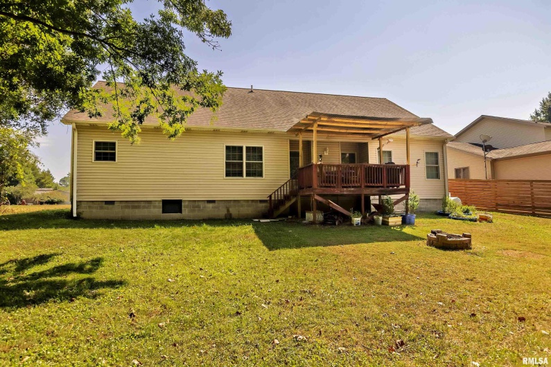 2129 MEADOW Lane, Carbondale, Illinois 62901, 4 Bedrooms Bedrooms, 0 ,3 BathroomsBathrooms,Residential,For Sale,MEADOW,0,RMAEB454972
