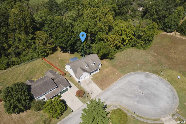 2129 MEADOW Lane, Carbondale, Illinois 62901, 4 Bedrooms Bedrooms, 0 ,3 BathroomsBathrooms,Residential,For Sale,MEADOW,0,RMAEB454972