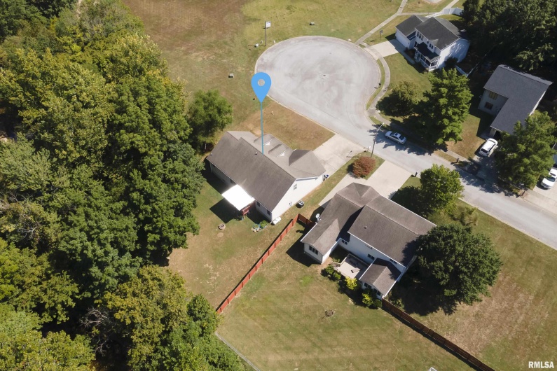 2129 MEADOW Lane, Carbondale, Illinois 62901, 4 Bedrooms Bedrooms, 0 ,3 BathroomsBathrooms,Residential,For Sale,MEADOW,0,RMAEB454972