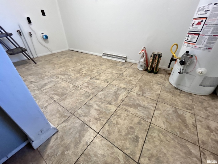 104 MAPLE Street, Cobden, Illinois 62920, 2 Bedrooms Bedrooms, 0 ,1 BathroomBathrooms,Residential,For Sale,MAPLE,0,RMAEB457858