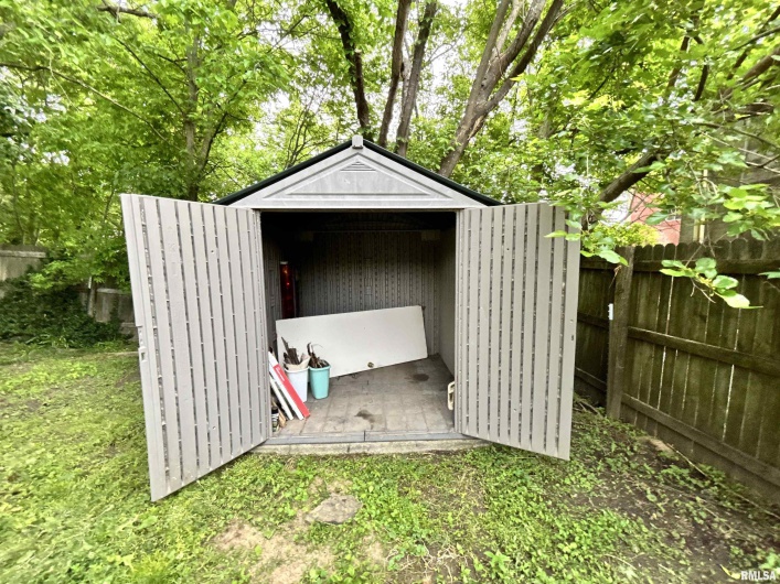 104 MAPLE Street, Cobden, Illinois 62920, 2 Bedrooms Bedrooms, 0 ,1 BathroomBathrooms,Residential,For Sale,MAPLE,0,RMAEB457858