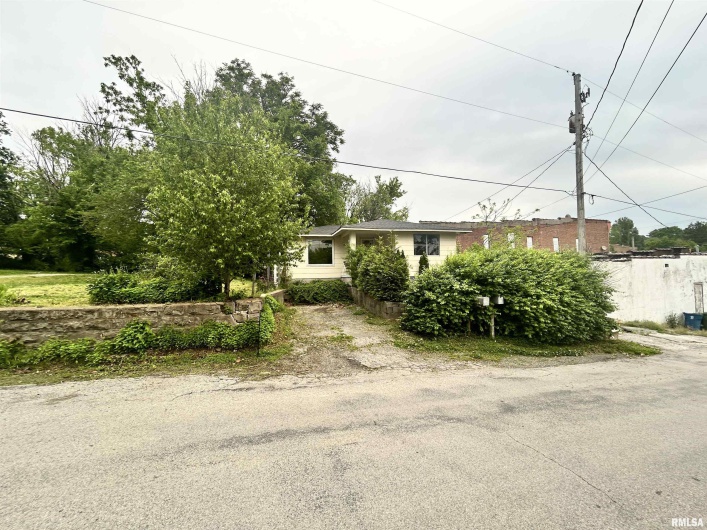 104 MAPLE Street, Cobden, Illinois 62920, 2 Bedrooms Bedrooms, 0 ,1 BathroomBathrooms,Residential,For Sale,MAPLE,0,RMAEB457858