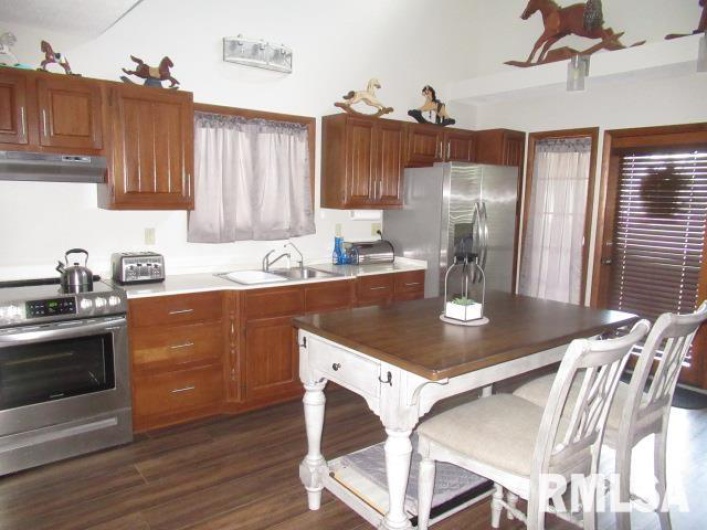 209 8TH Street, Herrin, Illinois 62948, 2 Bedrooms Bedrooms, 0 ,2 BathroomsBathrooms,Residential,For Sale,8TH,0,RMAEB458670