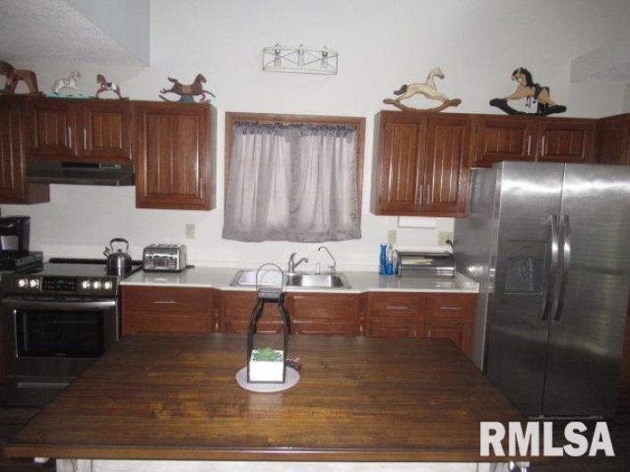 209 8TH Street, Herrin, Illinois 62948, 2 Bedrooms Bedrooms, 0 ,2 BathroomsBathrooms,Residential,For Sale,8TH,0,RMAEB458670
