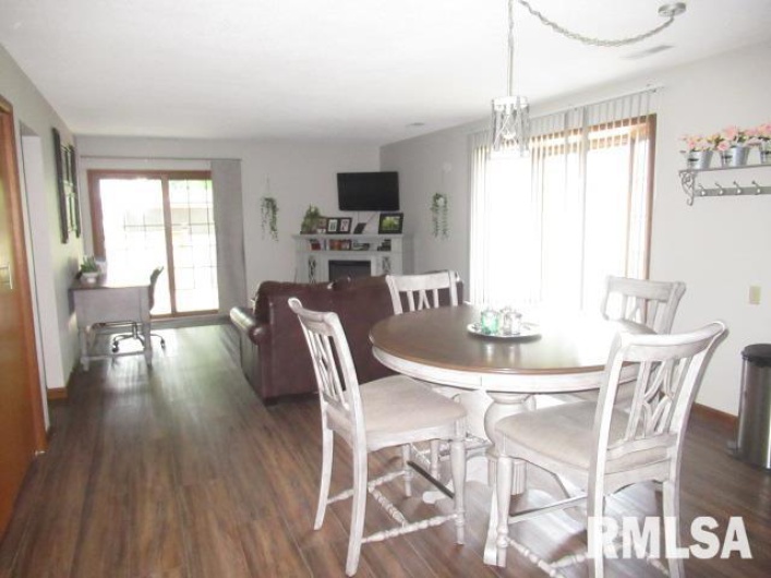 209 8TH Street, Herrin, Illinois 62948, 2 Bedrooms Bedrooms, 0 ,2 BathroomsBathrooms,Residential,For Sale,8TH,0,RMAEB458670
