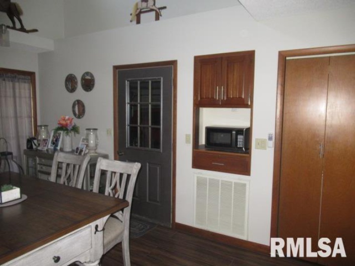 209 8TH Street, Herrin, Illinois 62948, 2 Bedrooms Bedrooms, 0 ,2 BathroomsBathrooms,Residential,For Sale,8TH,0,RMAEB458670