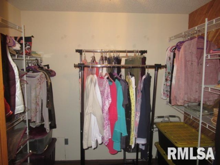 209 8TH Street, Herrin, Illinois 62948, 2 Bedrooms Bedrooms, 0 ,2 BathroomsBathrooms,Residential,For Sale,8TH,0,RMAEB458670