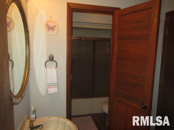 209 8TH Street, Herrin, Illinois 62948, 2 Bedrooms Bedrooms, 0 ,2 BathroomsBathrooms,Residential,For Sale,8TH,0,RMAEB458670