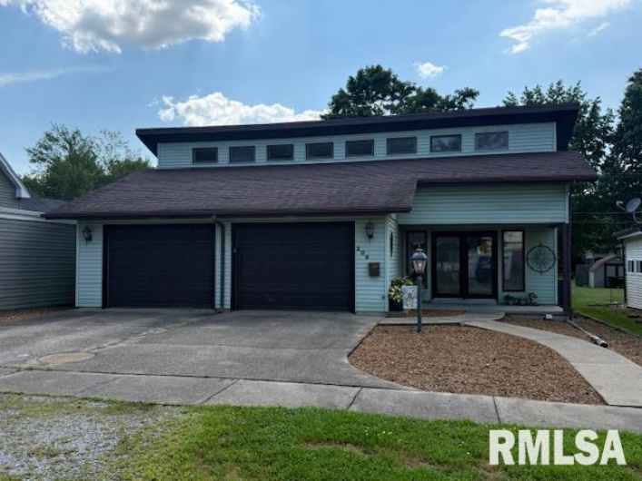 209 8TH Street, Herrin, Illinois 62948, 2 Bedrooms Bedrooms, 0 ,2 BathroomsBathrooms,Residential,For Sale,8TH,0,RMAEB458670