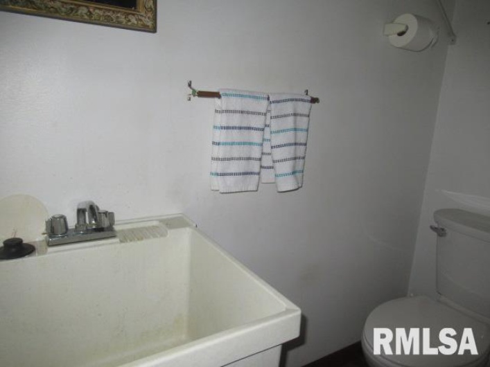 209 8TH Street, Herrin, Illinois 62948, 2 Bedrooms Bedrooms, 0 ,2 BathroomsBathrooms,Residential,For Sale,8TH,0,RMAEB458670