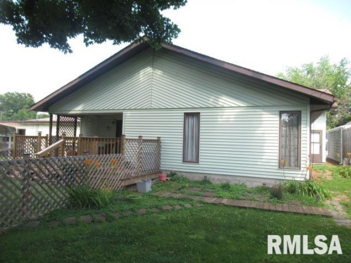 209 8TH Street, Herrin, Illinois 62948, 2 Bedrooms Bedrooms, 0 ,2 BathroomsBathrooms,Residential,For Sale,8TH,0,RMAEB458670