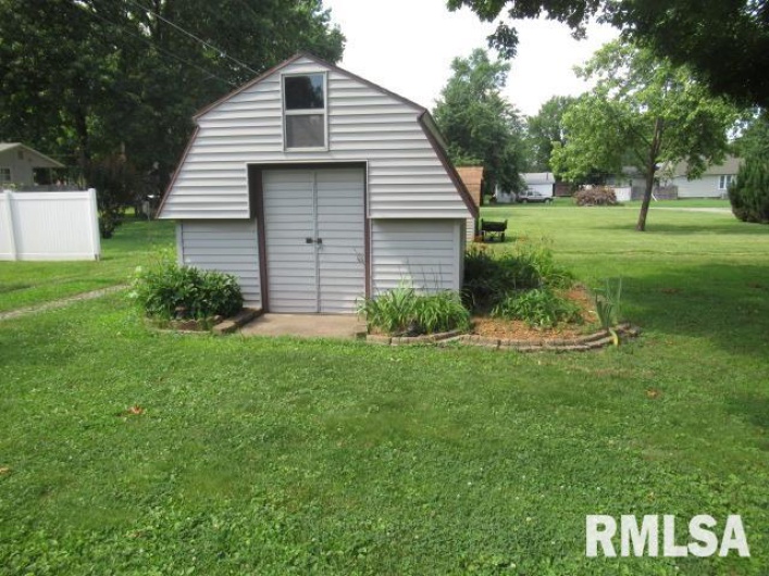 209 8TH Street, Herrin, Illinois 62948, 2 Bedrooms Bedrooms, 0 ,2 BathroomsBathrooms,Residential,For Sale,8TH,0,RMAEB458670