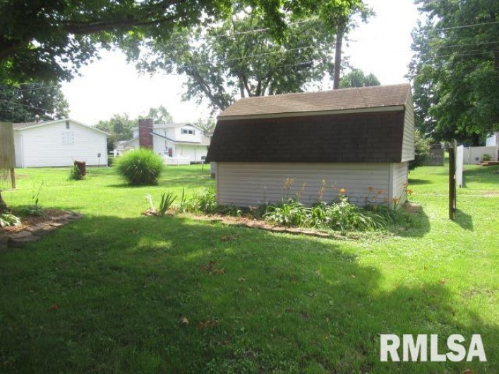 209 8TH Street, Herrin, Illinois 62948, 2 Bedrooms Bedrooms, 0 ,2 BathroomsBathrooms,Residential,For Sale,8TH,0,RMAEB458670
