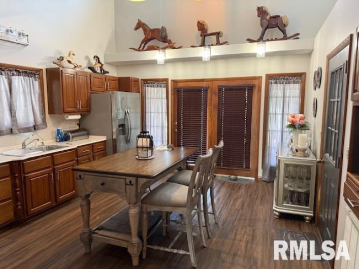 209 8TH Street, Herrin, Illinois 62948, 2 Bedrooms Bedrooms, 0 ,2 BathroomsBathrooms,Residential,For Sale,8TH,0,RMAEB458670