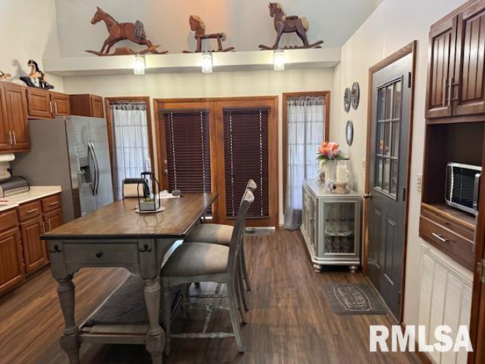209 8TH Street, Herrin, Illinois 62948, 2 Bedrooms Bedrooms, 0 ,2 BathroomsBathrooms,Residential,For Sale,8TH,0,RMAEB458670