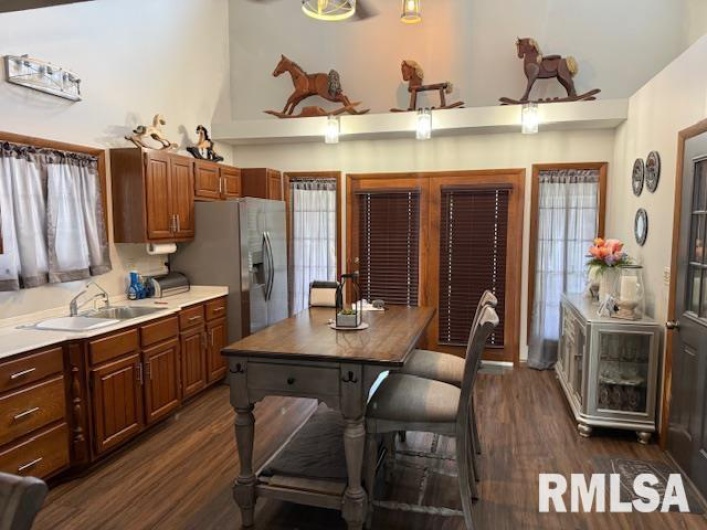 209 8TH Street, Herrin, Illinois 62948, 2 Bedrooms Bedrooms, 0 ,2 BathroomsBathrooms,Residential,For Sale,8TH,0,RMAEB458670