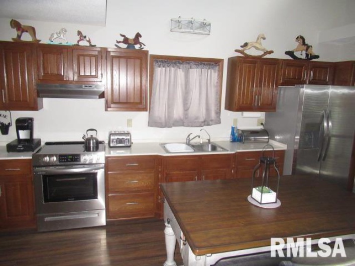 209 8TH Street, Herrin, Illinois 62948, 2 Bedrooms Bedrooms, 0 ,2 BathroomsBathrooms,Residential,For Sale,8TH,0,RMAEB458670