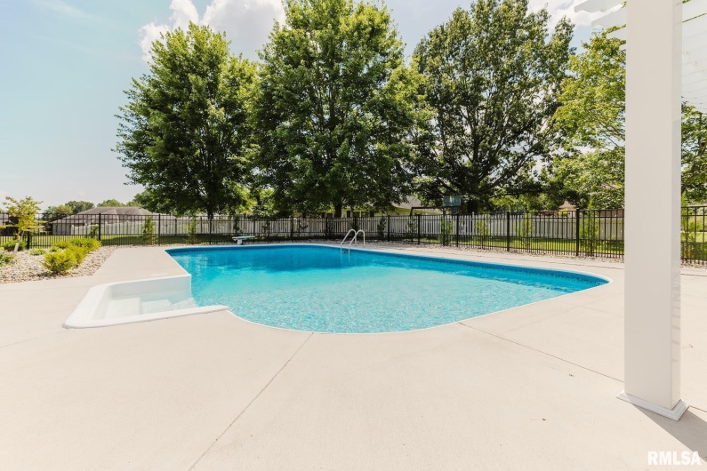 1506 Gleneagle Drive, Marion, Illinois 62959, 5 Bedrooms Bedrooms, 0 ,4 BathroomsBathrooms,Residential,For Sale,Gleneagle,0,RMAEB458672