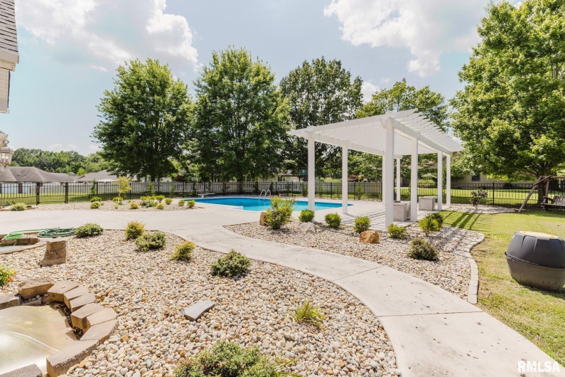 1506 Gleneagle Drive, Marion, Illinois 62959, 5 Bedrooms Bedrooms, 0 ,4 BathroomsBathrooms,Residential,For Sale,Gleneagle,0,RMAEB458672