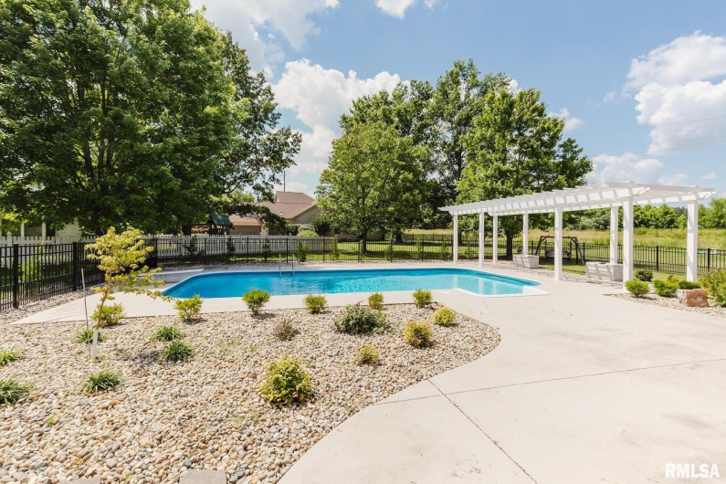 1506 Gleneagle Drive, Marion, Illinois 62959, 5 Bedrooms Bedrooms, 0 ,4 BathroomsBathrooms,Residential,For Sale,Gleneagle,0,RMAEB458672