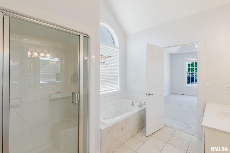 1506 Gleneagle Drive, Marion, Illinois 62959, 5 Bedrooms Bedrooms, 0 ,4 BathroomsBathrooms,Residential,For Sale,Gleneagle,0,RMAEB458672