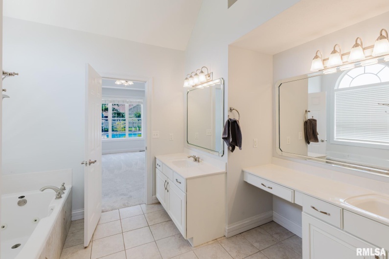 1506 Gleneagle Drive, Marion, Illinois 62959, 5 Bedrooms Bedrooms, 0 ,4 BathroomsBathrooms,Residential,For Sale,Gleneagle,0,RMAEB458672