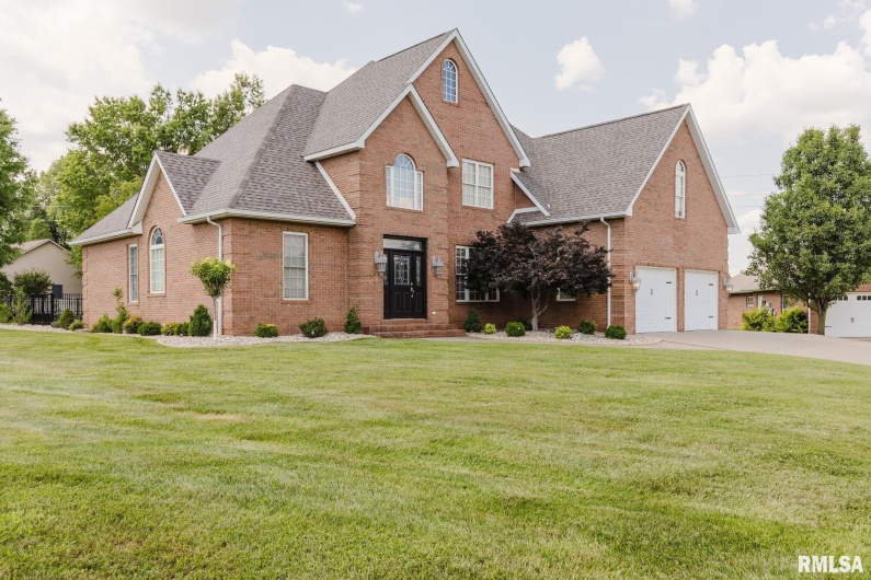 1506 Gleneagle Drive, Marion, Illinois 62959, 5 Bedrooms Bedrooms, 0 ,4 BathroomsBathrooms,Residential,For Sale,Gleneagle,0,RMAEB458672