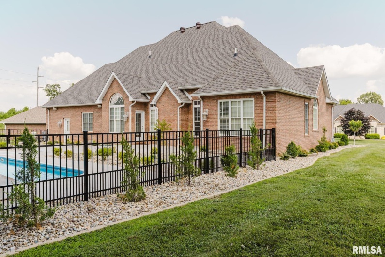 1506 Gleneagle Drive, Marion, Illinois 62959, 5 Bedrooms Bedrooms, 0 ,4 BathroomsBathrooms,Residential,For Sale,Gleneagle,0,RMAEB458672