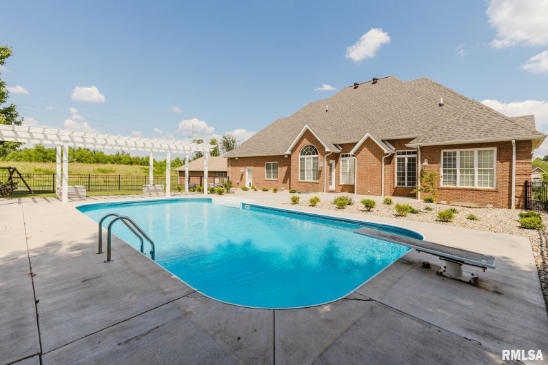 1506 Gleneagle Drive, Marion, Illinois 62959, 5 Bedrooms Bedrooms, 0 ,4 BathroomsBathrooms,Residential,For Sale,Gleneagle,0,RMAEB458672