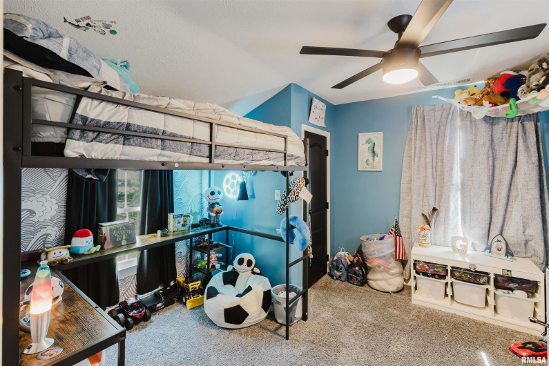 401 GRAND Avenue, Carterville, Illinois 62918, 3 Bedrooms Bedrooms, 0 ,2 BathroomsBathrooms,Residential,For Sale,GRAND,0,RMAQC4265044