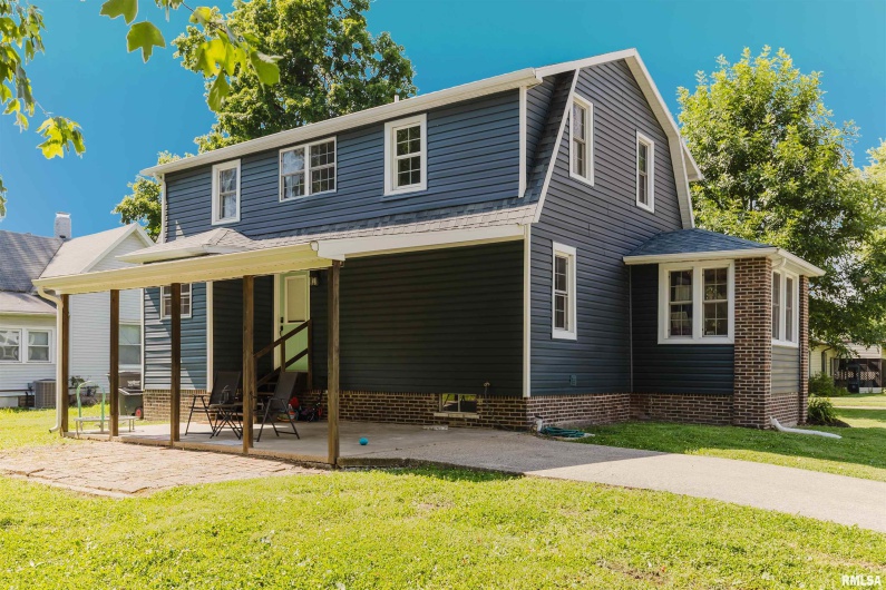 401 GRAND Avenue, Carterville, Illinois 62918, 3 Bedrooms Bedrooms, 0 ,2 BathroomsBathrooms,Residential,For Sale,GRAND,0,RMAQC4265044