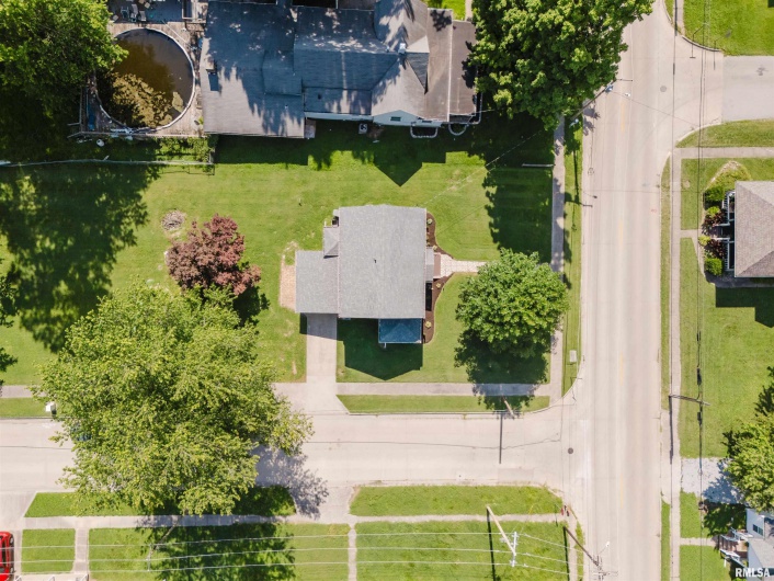 401 GRAND Avenue, Carterville, Illinois 62918, 3 Bedrooms Bedrooms, 0 ,2 BathroomsBathrooms,Residential,For Sale,GRAND,0,RMAQC4265044
