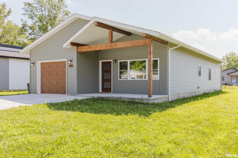 821 27TH Street, Herrin, Illinois 62948, 3 Bedrooms Bedrooms, 0 ,2 BathroomsBathrooms,Residential,For Sale,27TH,0,RMAQC4265045
