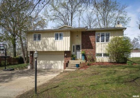 708 WOODLAND Avenue, Herrin, Illinois 62948, 3 Bedrooms Bedrooms, 0 ,2 BathroomsBathrooms,Residential,For Sale,WOODLAND,0,RMAEB457486