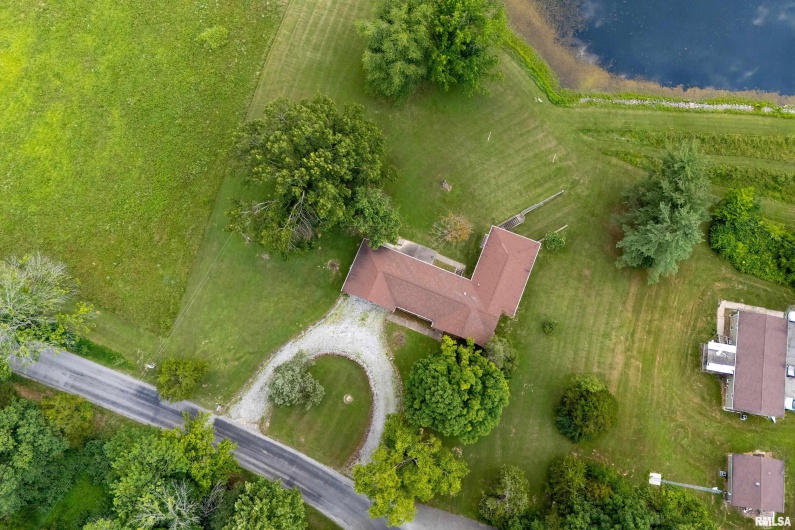 2723 COUNTRY CLUB Road, Carbondale, Illinois 62901, 3 Bedrooms Bedrooms, 0 ,1 BathroomBathrooms,Residential,For Sale,COUNTRY CLUB,0,RMAEB458689