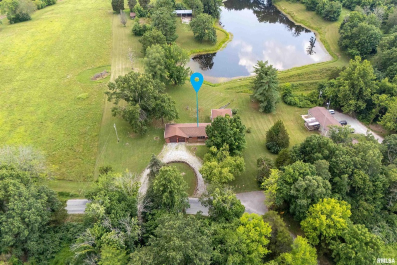 2723 COUNTRY CLUB Road, Carbondale, Illinois 62901, 3 Bedrooms Bedrooms, 0 ,1 BathroomBathrooms,Residential,For Sale,COUNTRY CLUB,0,RMAEB458689