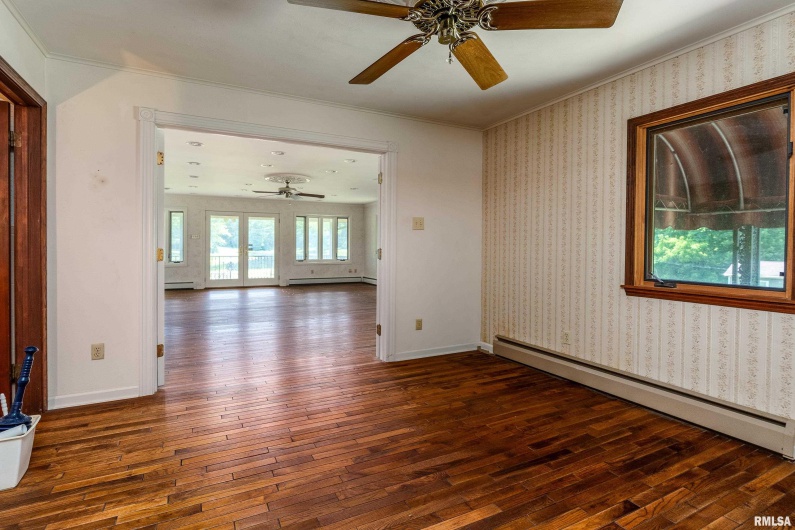 2723 COUNTRY CLUB Road, Carbondale, Illinois 62901, 3 Bedrooms Bedrooms, 0 ,1 BathroomBathrooms,Residential,For Sale,COUNTRY CLUB,0,RMAEB458689