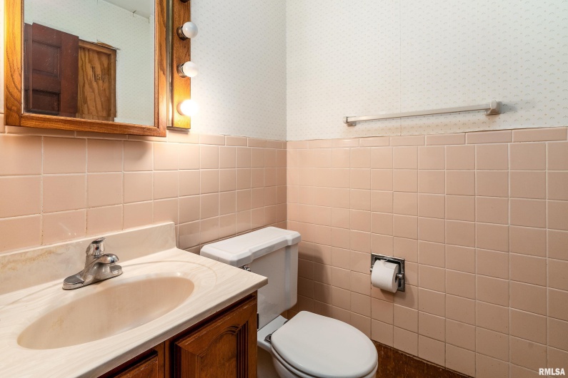 2723 COUNTRY CLUB Road, Carbondale, Illinois 62901, 3 Bedrooms Bedrooms, 0 ,1 BathroomBathrooms,Residential,For Sale,COUNTRY CLUB,0,RMAEB458689