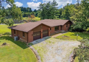 2723 COUNTRY CLUB Road, Carbondale, Illinois 62901, 3 Bedrooms Bedrooms, 0 ,1 BathroomBathrooms,Residential,For Sale,COUNTRY CLUB,0,RMAEB458689