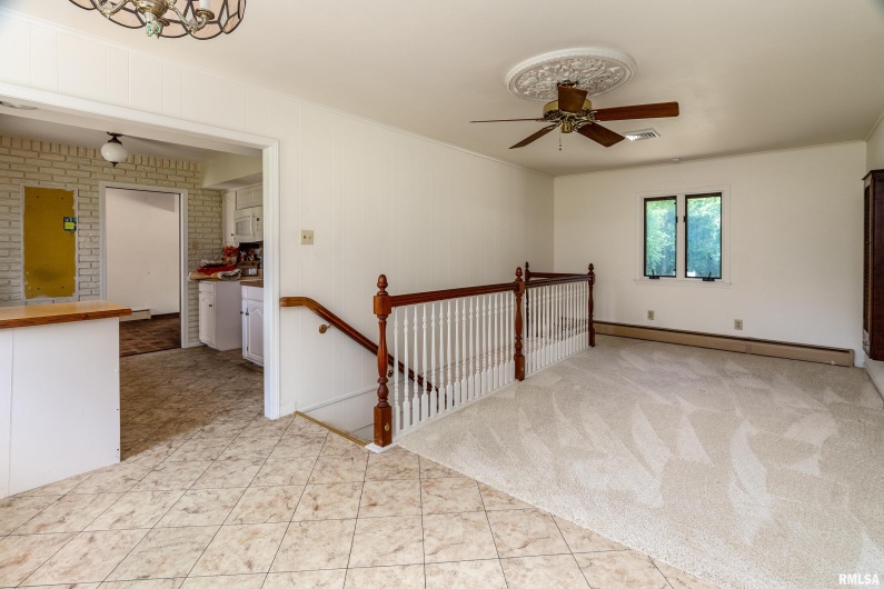 2723 COUNTRY CLUB Road, Carbondale, Illinois 62901, 3 Bedrooms Bedrooms, 0 ,1 BathroomBathrooms,Residential,For Sale,COUNTRY CLUB,0,RMAEB458689