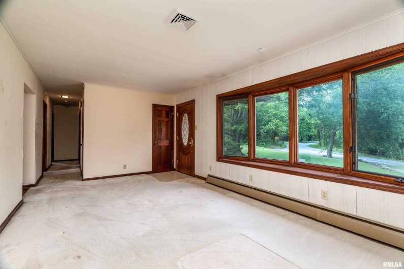 2723 COUNTRY CLUB Road, Carbondale, Illinois 62901, 3 Bedrooms Bedrooms, 0 ,1 BathroomBathrooms,Residential,For Sale,COUNTRY CLUB,0,RMAEB458689